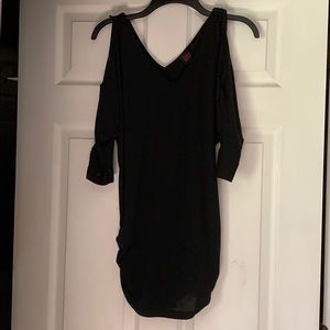 Black tunic with 3/4 length open sleeves